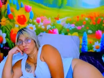 Indianroxy  live sex cam