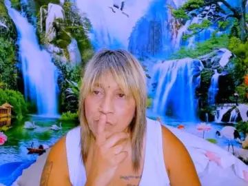 Indianroxy  live sex cam