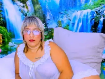 Indianroxy  live sex cam