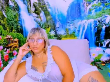 Indianroxy  live sex cam
