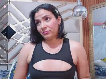 Sluttyandmature  live sex cam