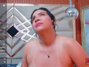 Sluttyandmature  live sex cam