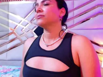 Sluttyandmature  live sex cam
