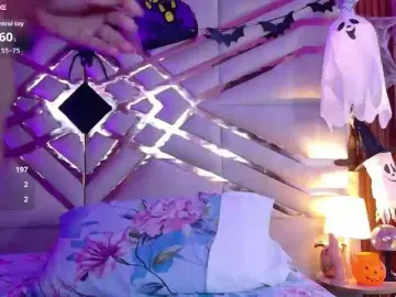 Sluttyandmature  live sex cam