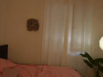 HelloKikky  live sex cam