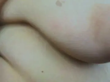 HugeTittiess  live sex cam