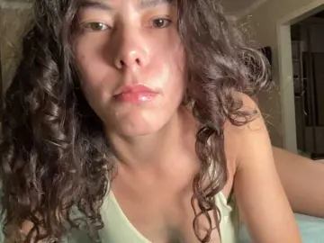 KellyAlvarez  live sex cam