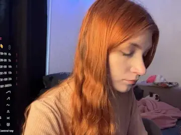 MadonnaVanson  live sex cam