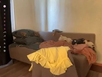 MadonnaVanson  live sex cam