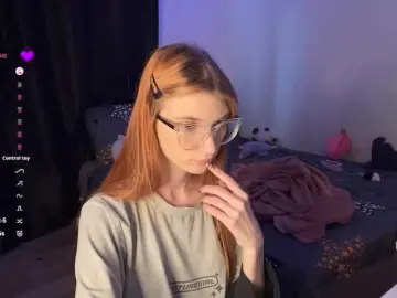 MadonnaVanson  live sex cam