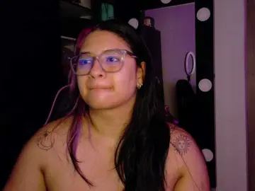 Mollyshake11  live sex cam