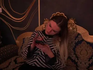 MonroeBliss  live sex cam