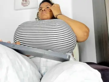 Bigmom-22  live sex cam