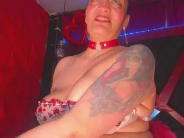 Taylorhardcor  live sex cam