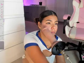 Alicethunder  live sex cam