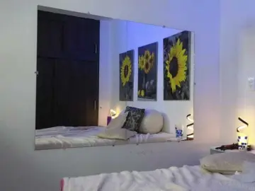 Briana-giil  live sex cam