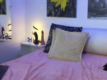 Briana-giil  live sex cam