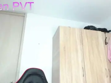HornyCute  live sex cam
