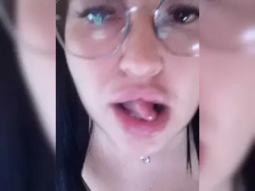 OkSunaMoon  live sex cam