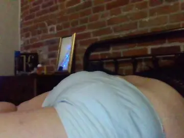 Titties4daze  live sex cam