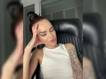 EvaDesire  live sex cam