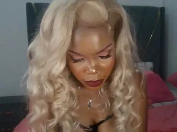 QueenB2  live sex cam