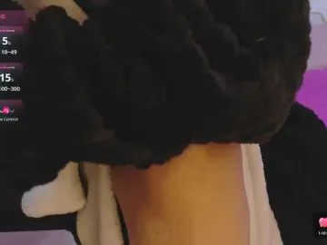 Alonddra-tay  live sex cam