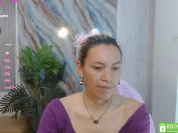 Alonddra-tay  live sex cam