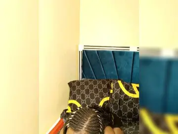 Chloe--1a  live sex cam