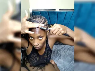 Chloe--1a  live sex cam