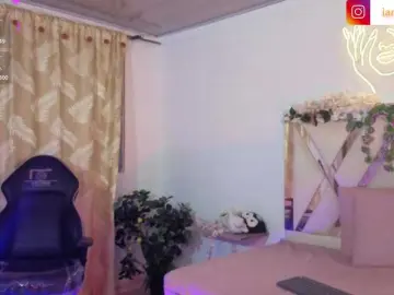 Hina-tay  live sex cam