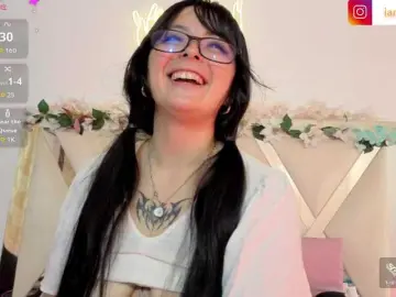 Hina-tay  live sex cam