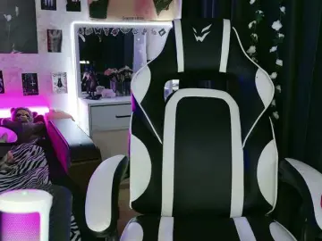 Razor-claw  live sex cam