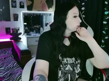 Razor-claw  live sex cam