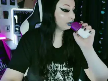 Razor-claw  live sex cam
