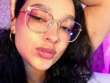 Emily-Foxyy  live sex cam