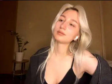 LaquandaPeth  live sex cam