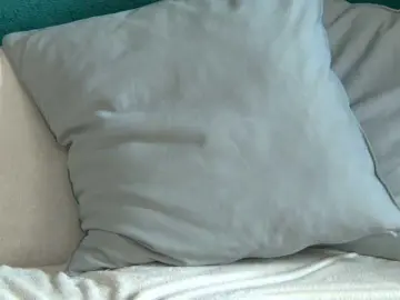 SkinnyNatty  live sex cam