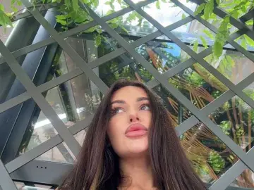 Sweetkira25  live sex cam