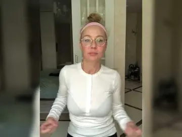 Alya-a  live sex cam