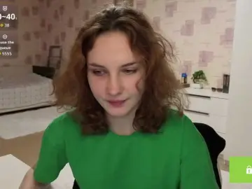 MaxieDungy  live sex cam