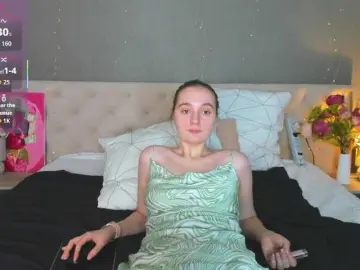Amy-Desiree  live sex cam