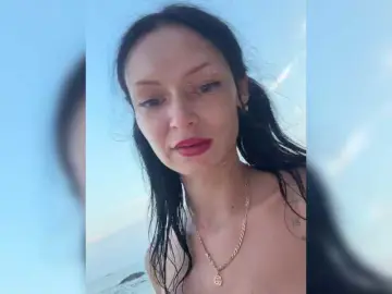 AnaWolmen  live sex cam