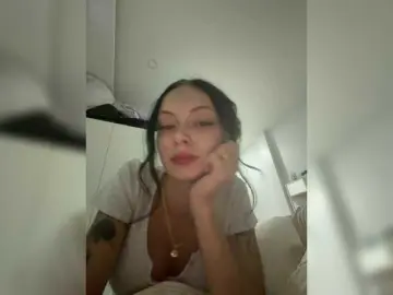 AnaWolmen  live sex cam