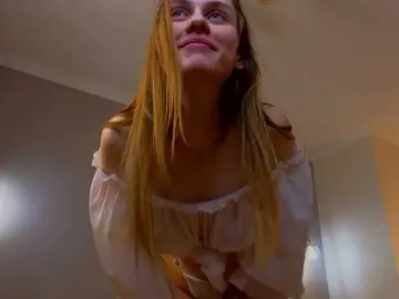 CrystalDiva  live sex cam