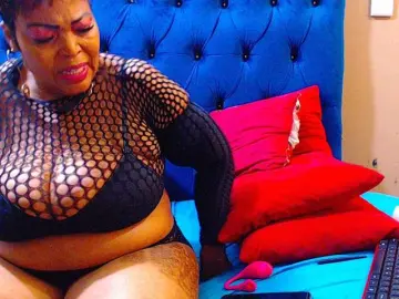 Ebonycandy10  live sex cam