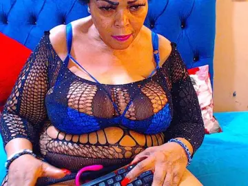Ebonycandy10  live sex cam