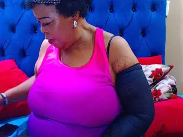 Ebonycandy10  live sex cam