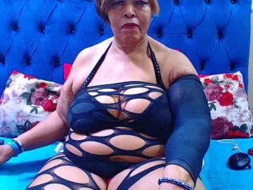 Ebonycandy10  live sex cam