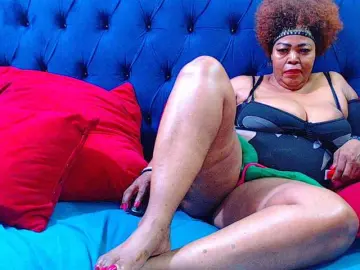 Ebonycandy10  live sex cam